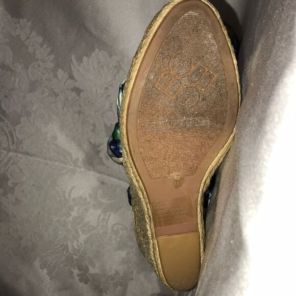 BCBG Generation wedge wrap satin shoe ballet Sz 8B FIRM on PRICE - Picture 5 of 7